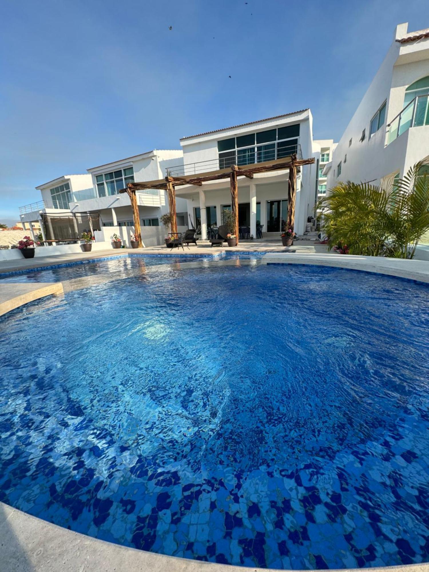 הוילה מזטלן Casa Isla Marina Vista Al Mar 20 Personas מראה חיצוני תמונה